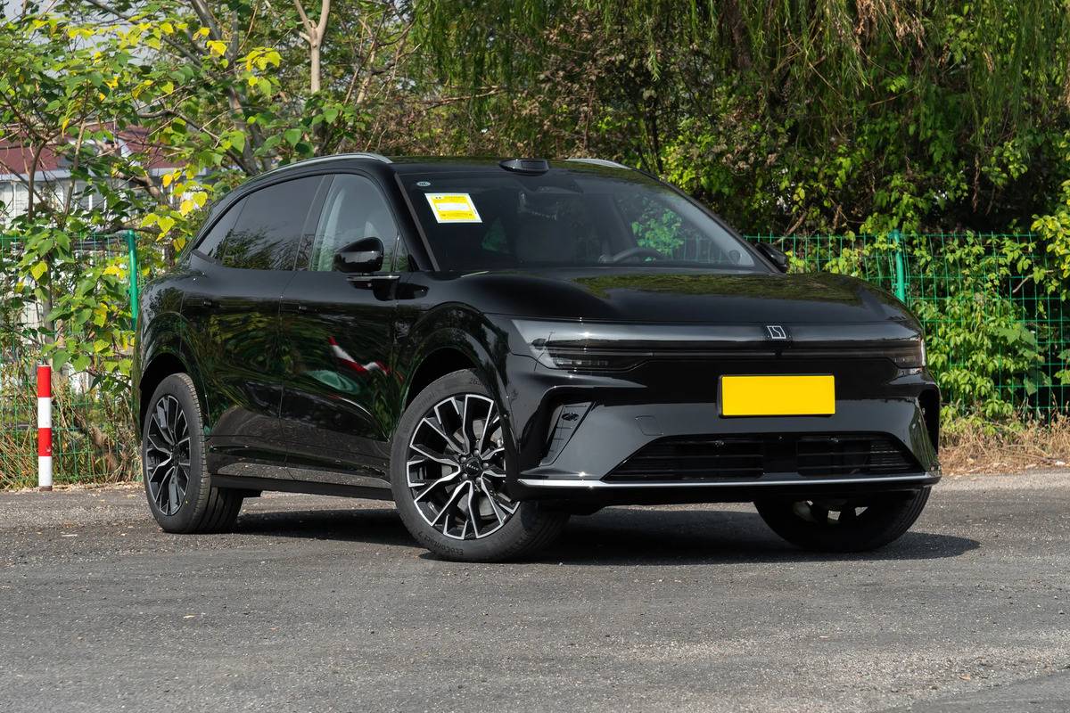 2026 AWD Ultra Edition