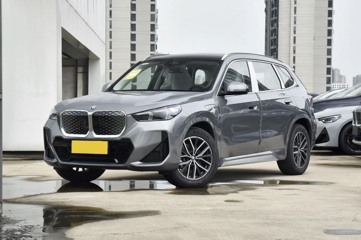 bmw-ix1-страница